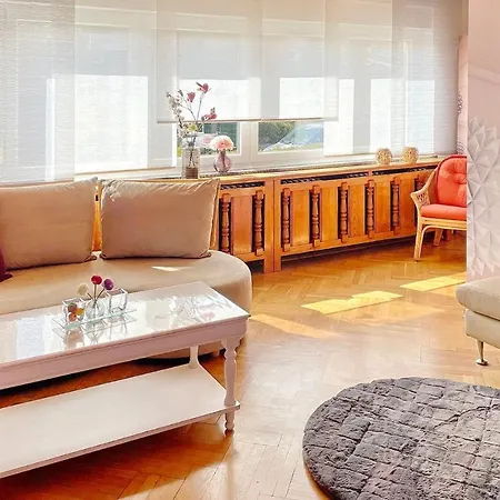 Wildbiene Apartment *