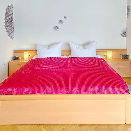 Wildbiene Apartment *