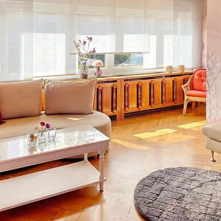 Wildbiene Apartment